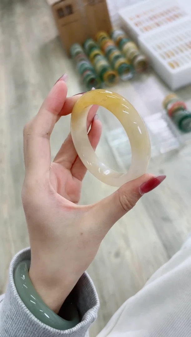 未镶嵌手镯石英质玉128-55HU