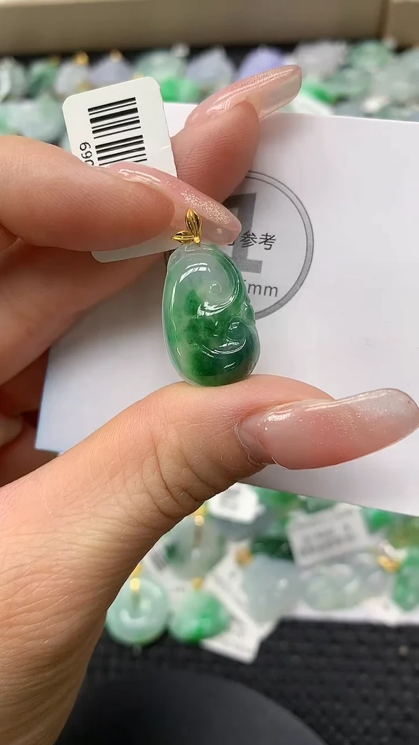 颈饰18K金镶嵌翡翠a货支持复检百元以上9元证书费自理
