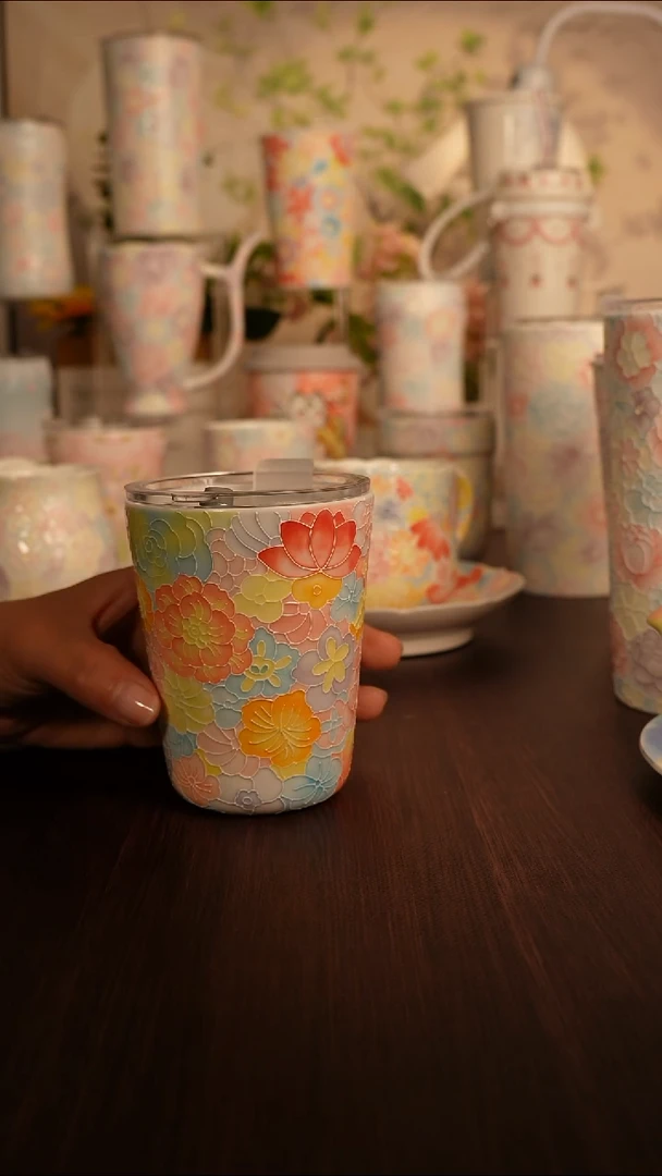 景德镇手绘的杯子