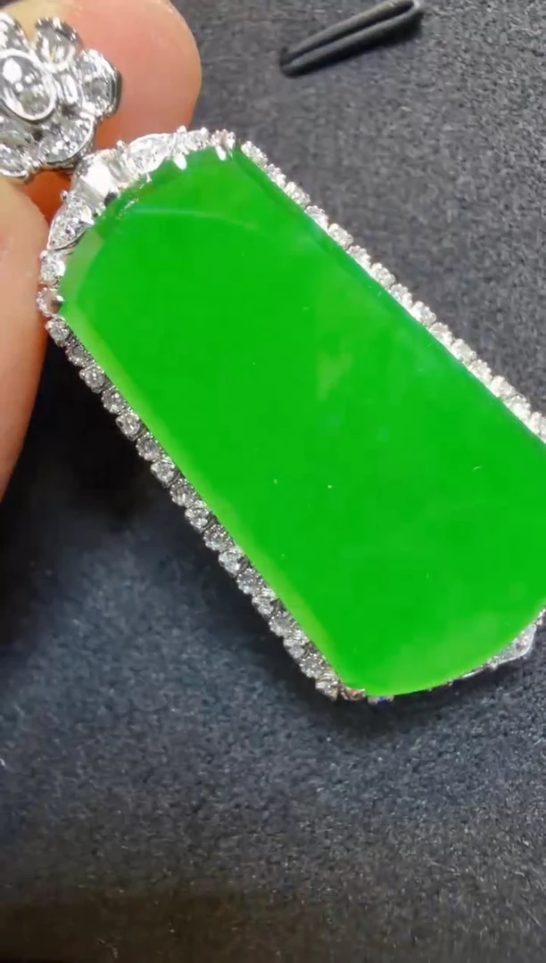 吊坠(不含链)18K金镶嵌翡翠多样性团购发一件