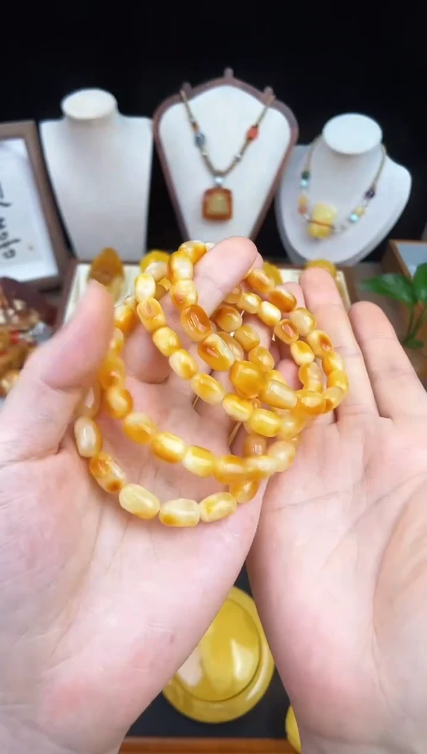 琥珀未镶嵌珠宝奇石多样性发其一