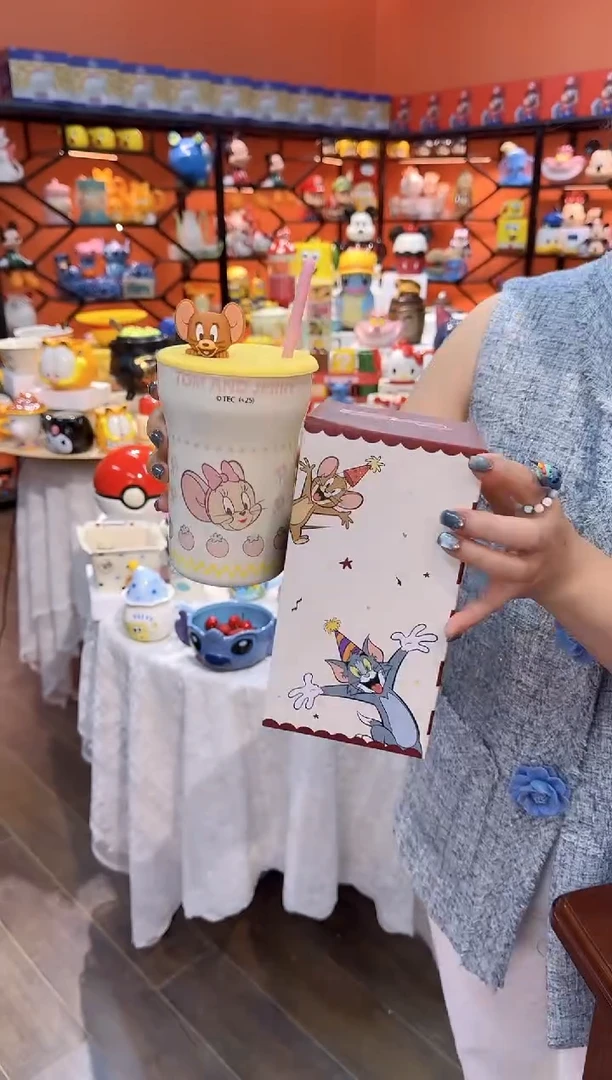 瓷片@@猫和老鼠黄色带盖陶瓷吸管杯