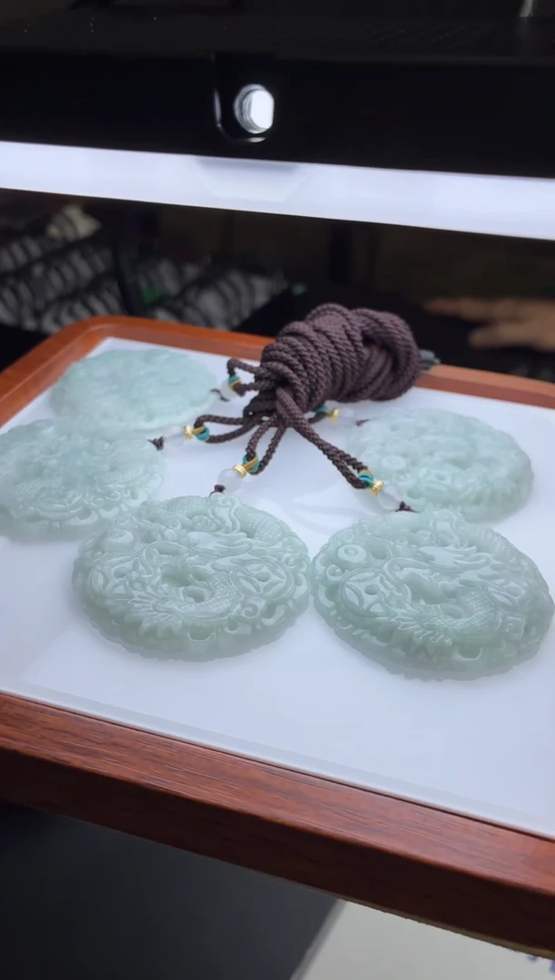 翡翠未镶嵌吊坠(不含链)缅甸天然翡翠龙牌吊坠 多样性发一