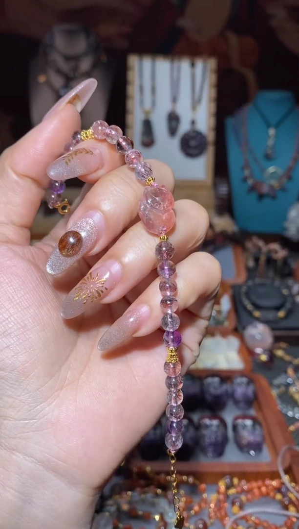 【闪购商品】水晶手链未镶嵌超七小凤九