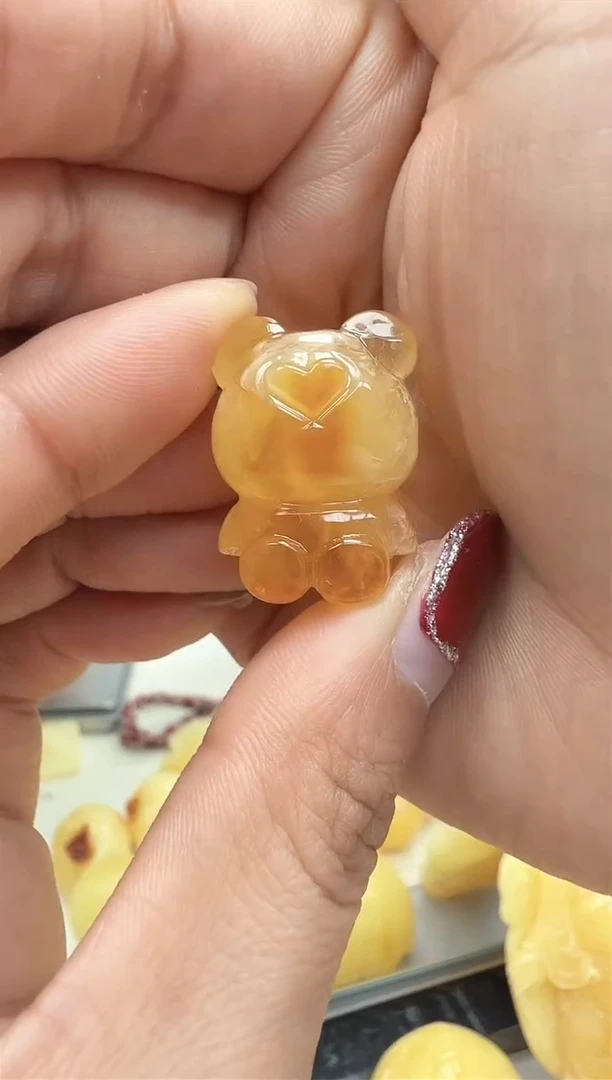 【闪购商品】琥珀裸石未镶嵌小熊