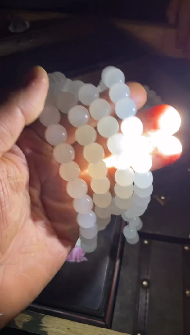 和田玉未镶嵌颈饰羊脂白108颗项链1件