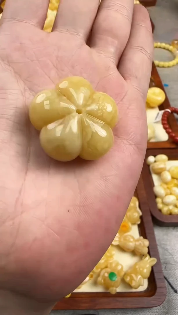 蜜蜡未镶嵌珠宝奇石特价