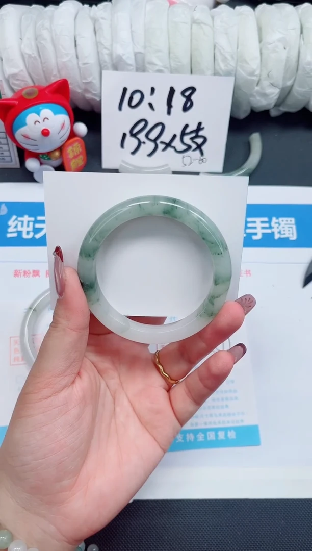 【闪购商品】石英质玉手镯未镶嵌34