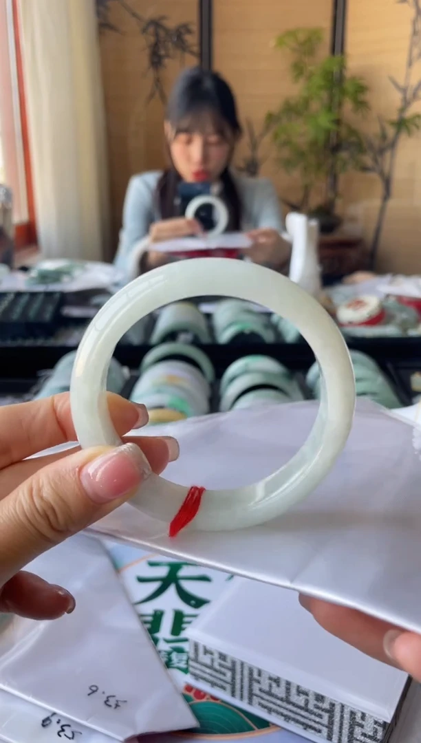 【闪购商品】翡翠手镯未镶嵌L圈口57+编号1