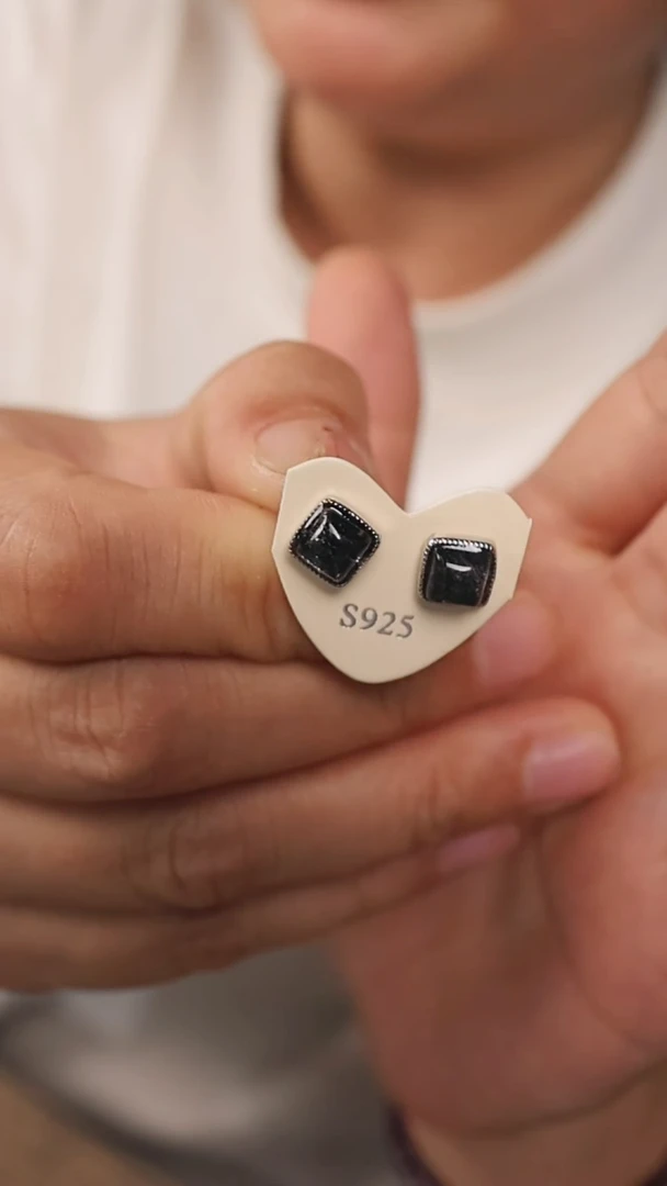 耳钉未镶嵌水晶耳钉