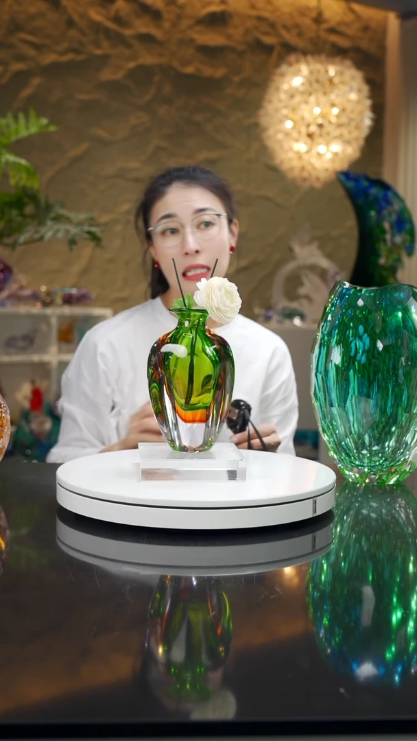 福利琥珀绿设计款香薰瓶