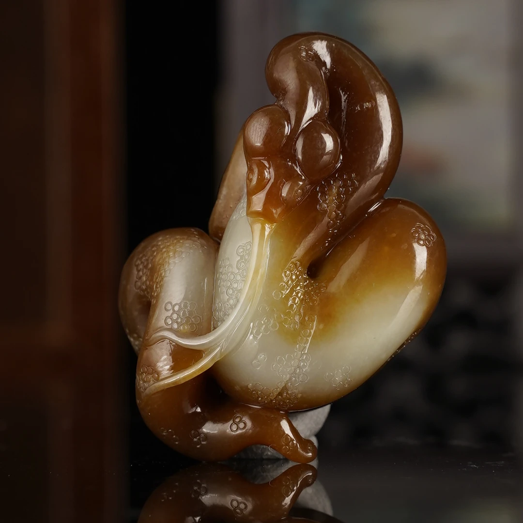 XX12380二十世纪和田玉蛇挂坠