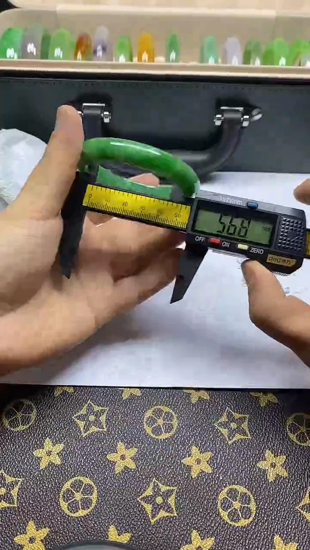 翡翠手镯未镶嵌030