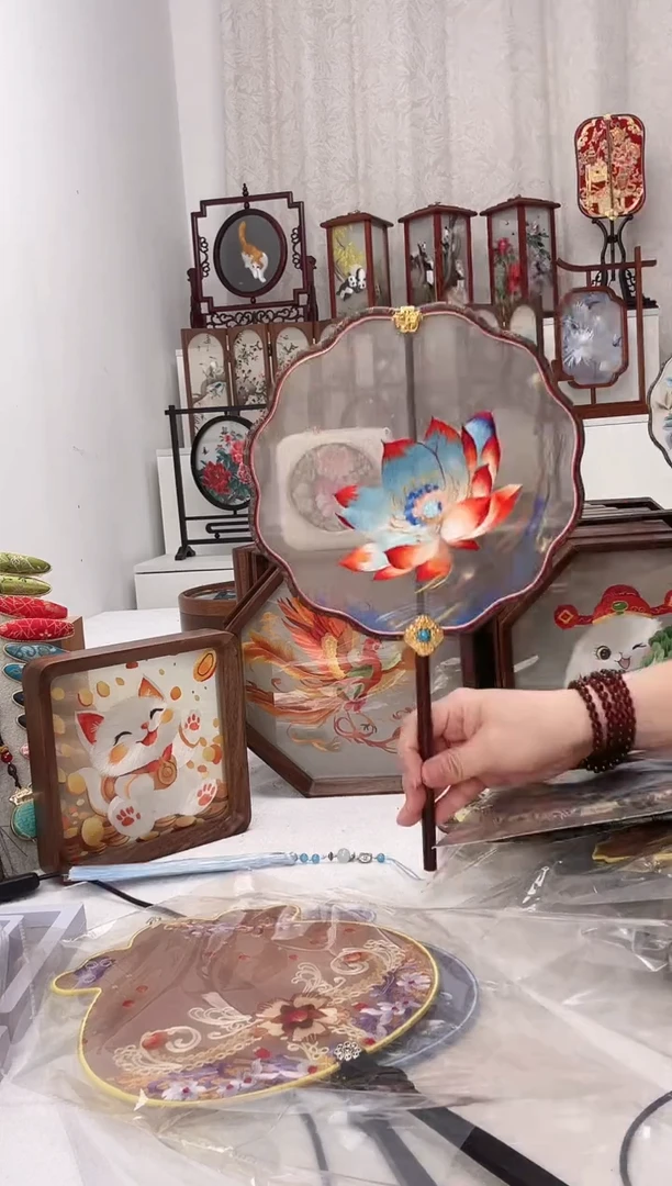 扇子苏绣作品手工团扇