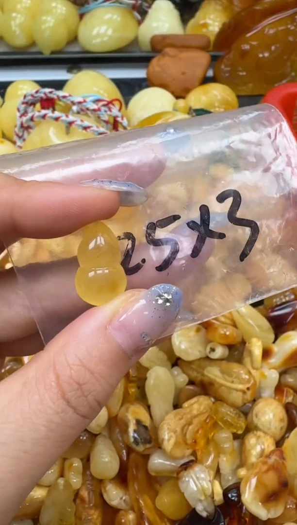 裸石琥珀未镶嵌如图