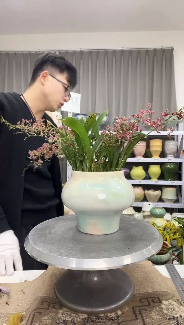 1.5花盆尺寸高：   14 口： 11