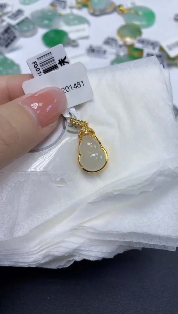 颈饰未镶嵌翡翠天然缅甸翡翠A货多样性发一件