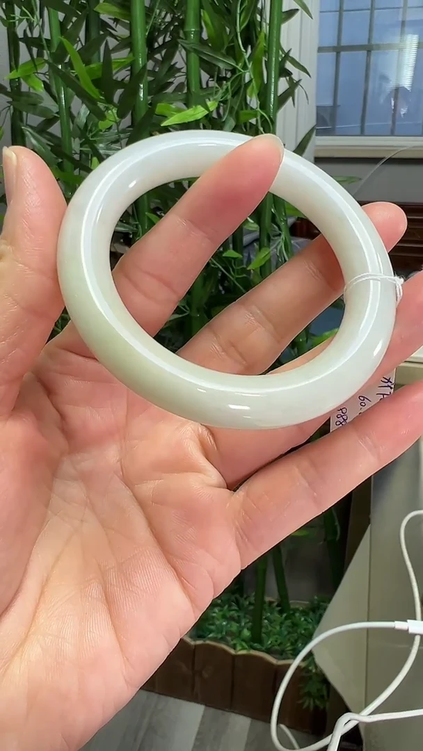 未镶嵌手镯翡翠手镯
