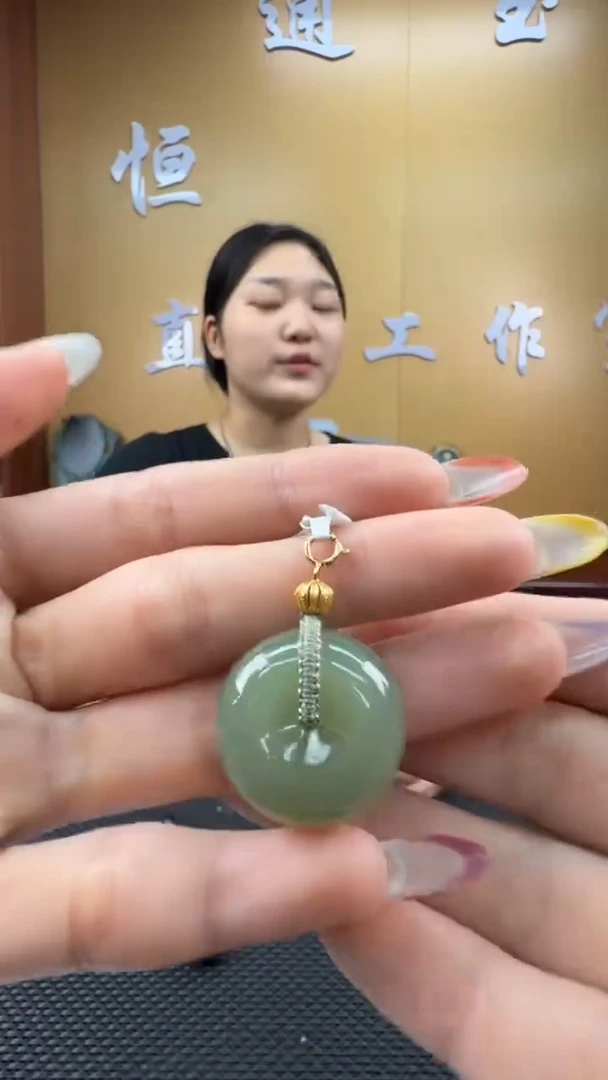 颈饰未镶嵌和田玉挂件