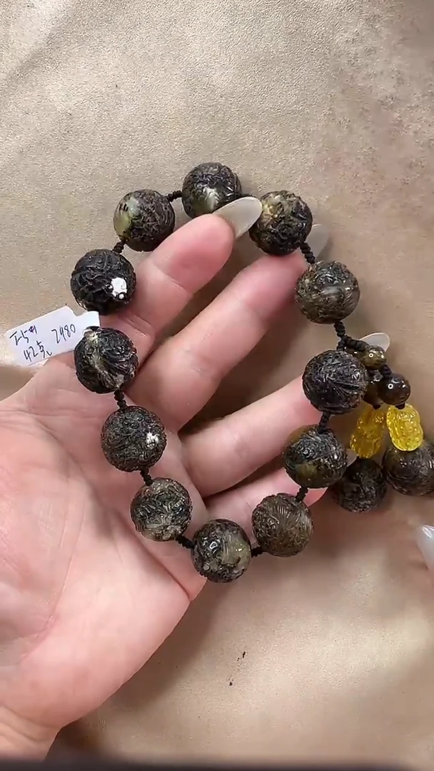 琥珀颈饰未镶嵌手串