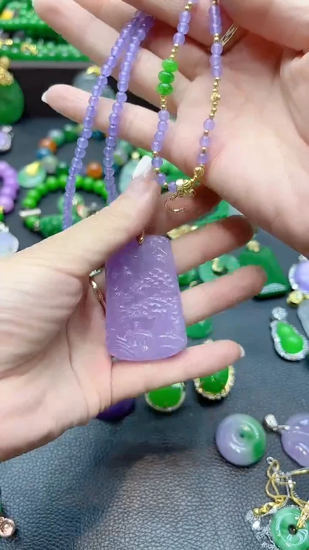 颈饰未镶嵌翡翠紫翡山水