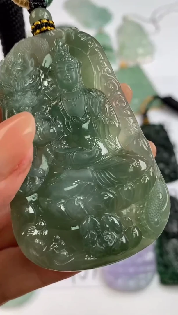 未镶嵌挂件翡翠305393      多人