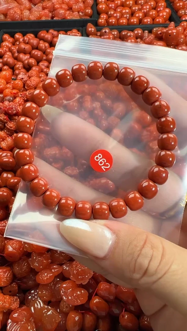颈饰未镶嵌南红玛瑙1