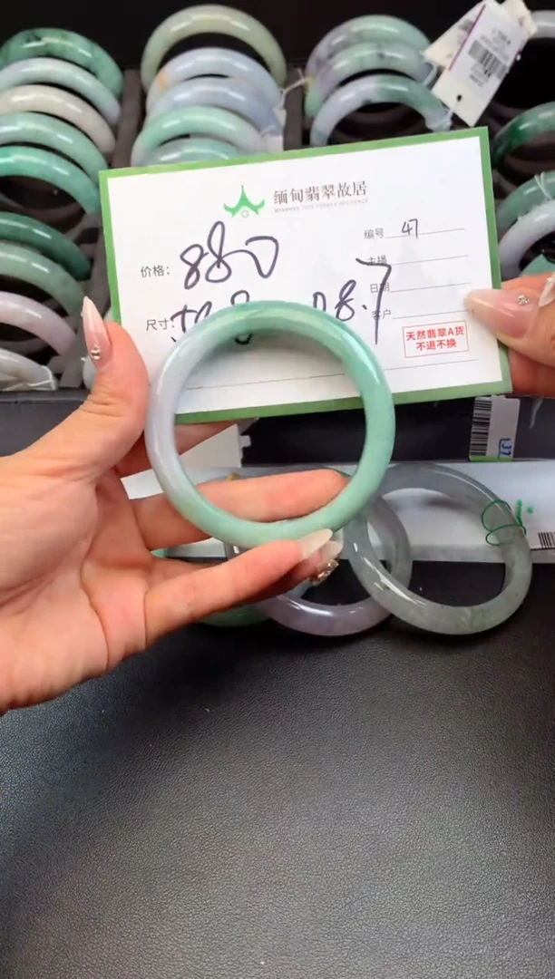 定制翡翠未镶嵌毛货需精细抛光+多人