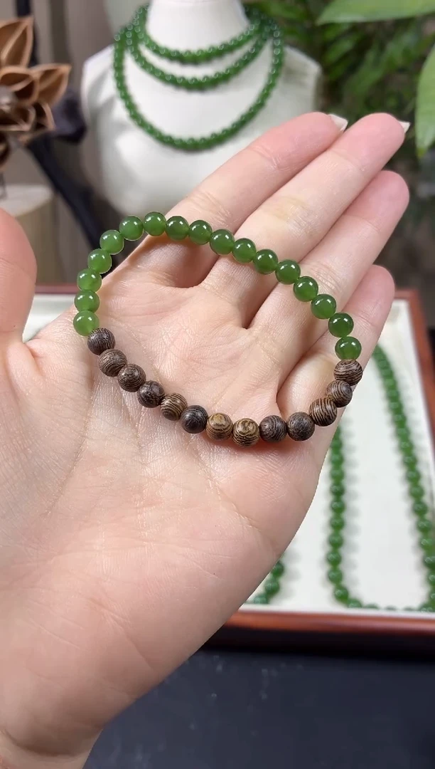 颈饰未镶嵌和田玉（碧玉）6阳绿无矿单圈