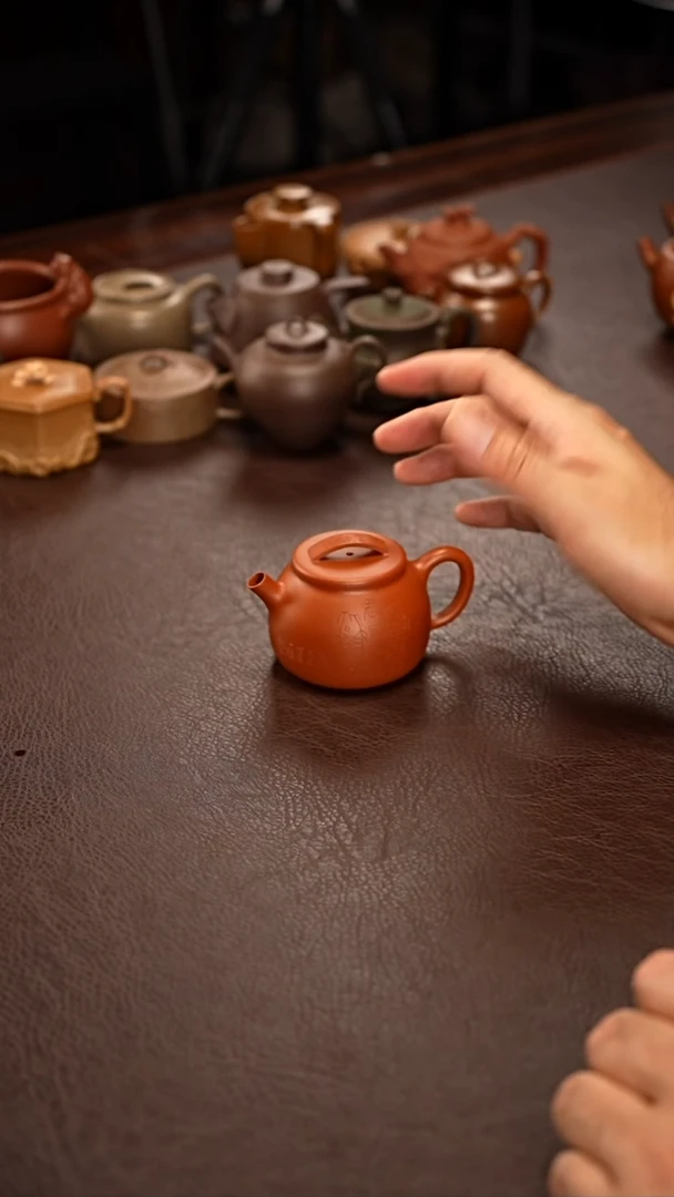 茶壶紫砂有鱼汉瓦紫砂壶