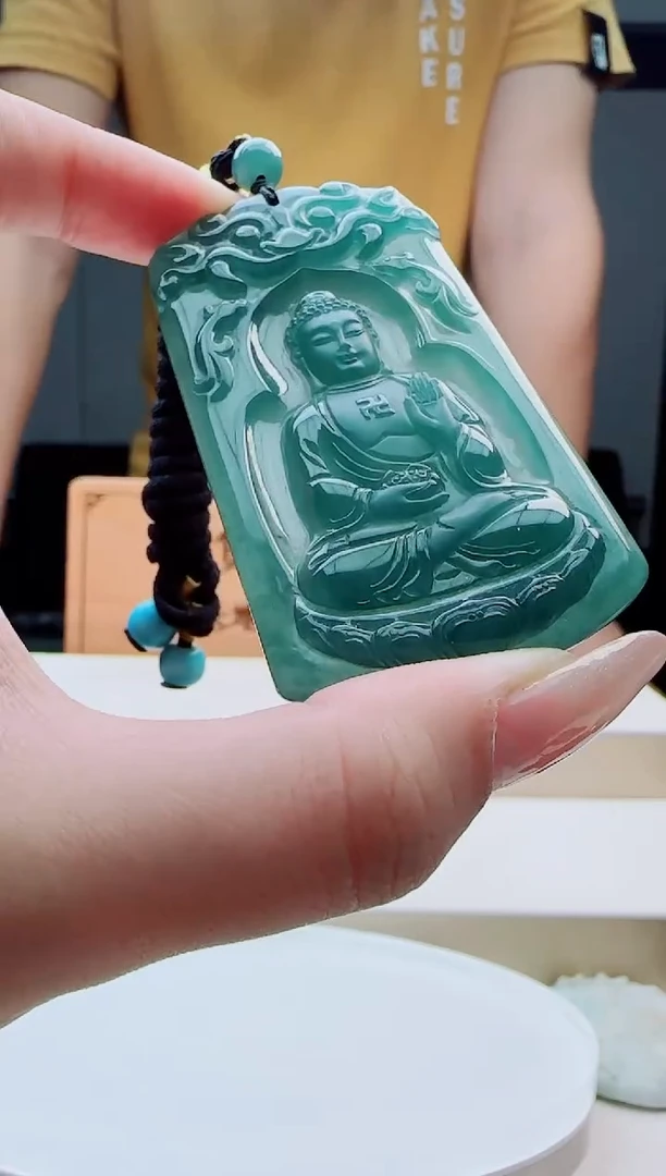 颈饰未镶嵌翡翠多样性发其中一