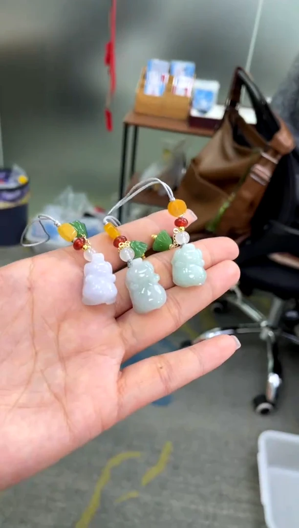 【闪购商品】翡翠吊坠(不含链)未镶嵌小猪多样性发货发一件