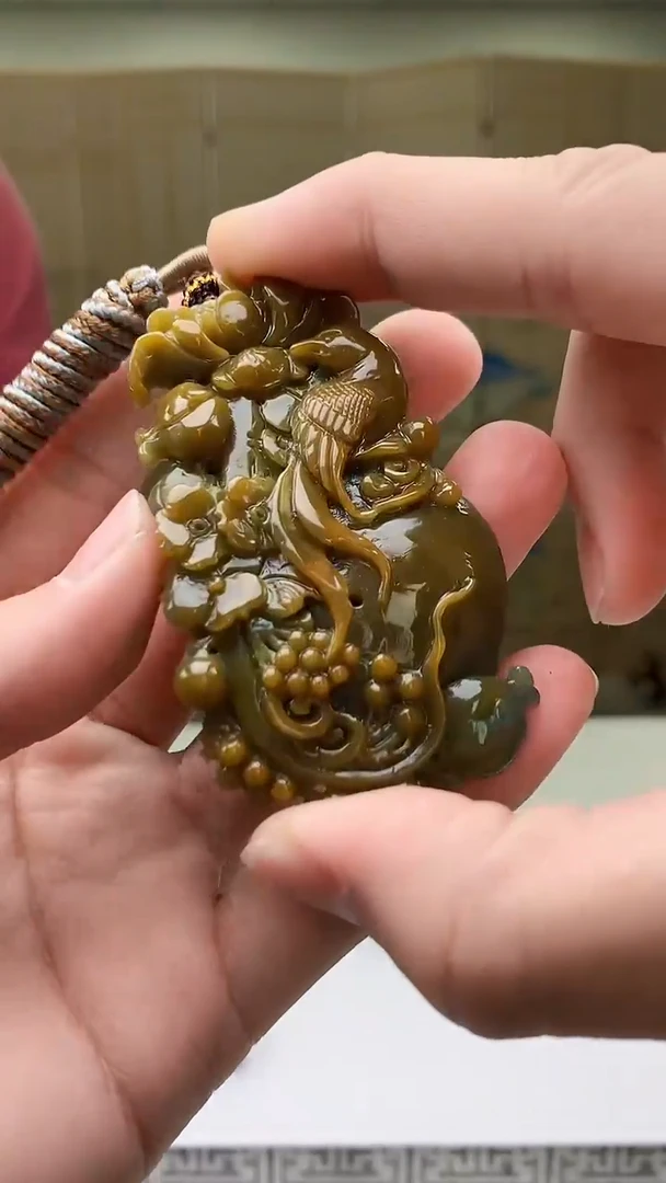 【闪购商品】定制翡翠未镶嵌4852bb-毛货挂件58