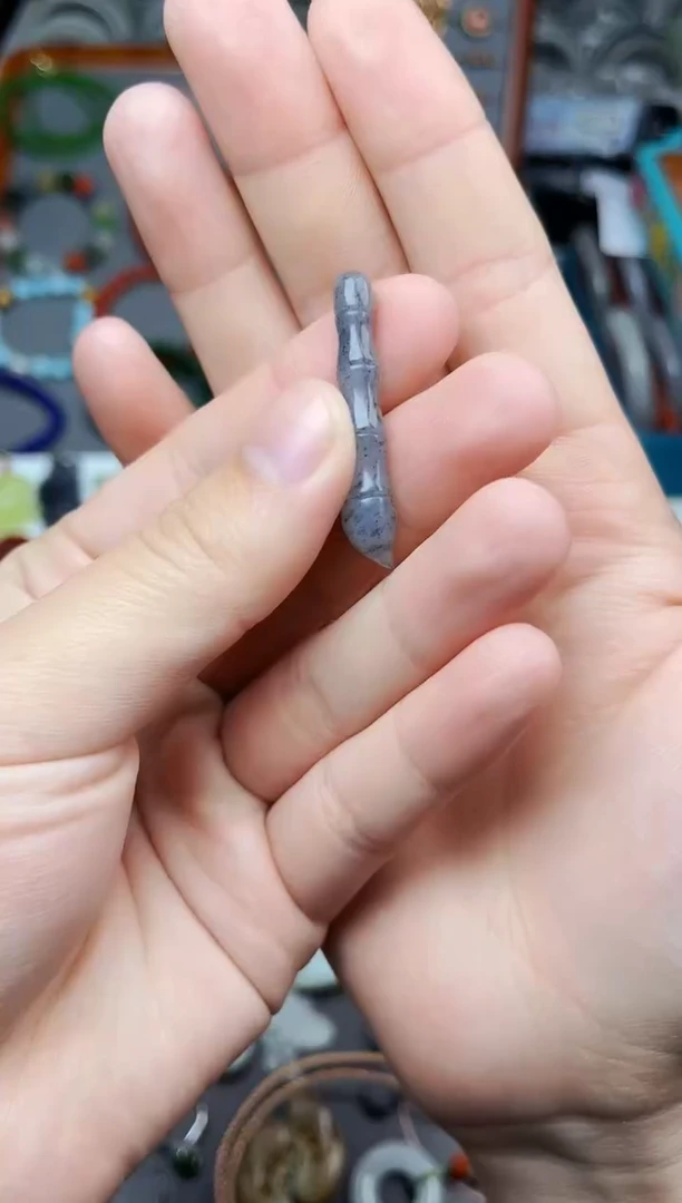 颈饰未镶嵌和田玉毛笔06