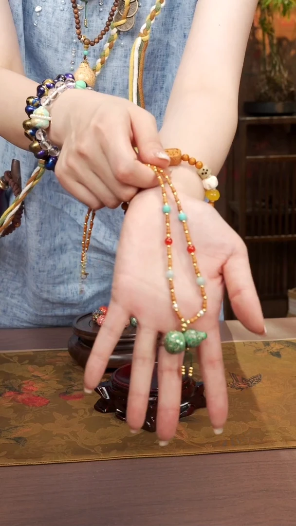 60易林大漆脖挂小葫芦---118