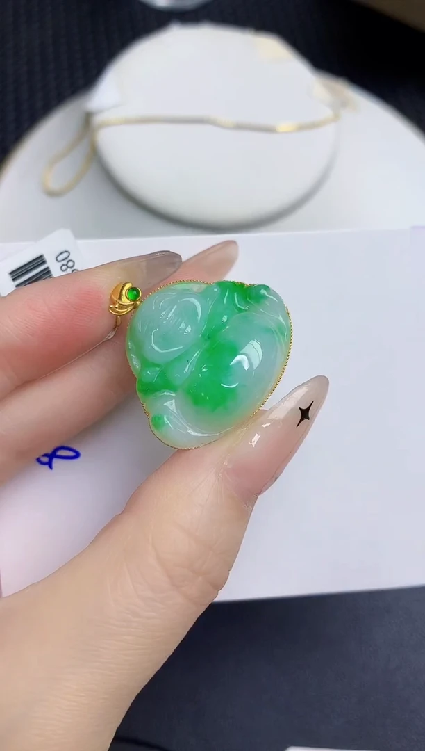 颈饰18K金镶嵌翡翠缅甸天然翡翠A货