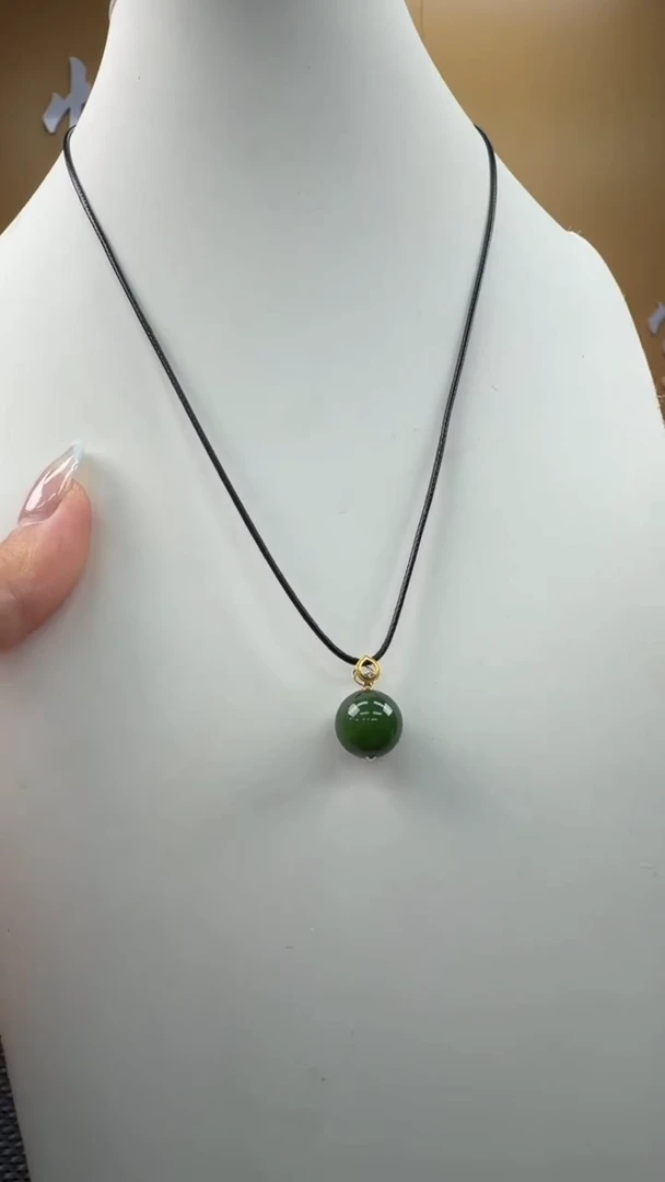 颈饰未镶嵌和田玉挂件
