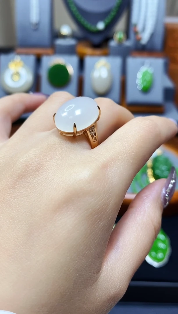 【闪购商品】和田玉羊脂蛋面戒指18K金镶嵌*玫瑰金色