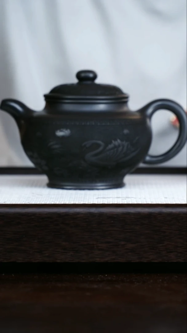 紫砂茶宠石黄天鹅刻绘掇只