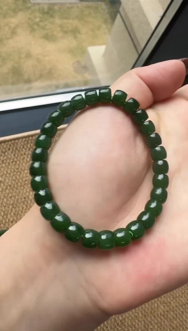 未镶嵌手串和田玉（碧玉）直切6*7带黑点