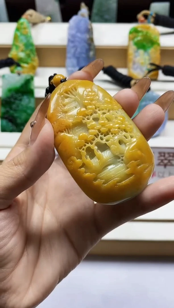 颈饰未镶嵌翡翠1