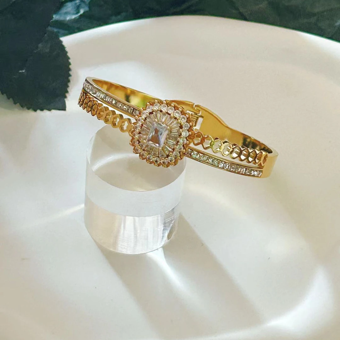 钛钢合成锆石手镯 【Kiss娜】钛钢2778轻奢重工满镶弹簧开合手镯