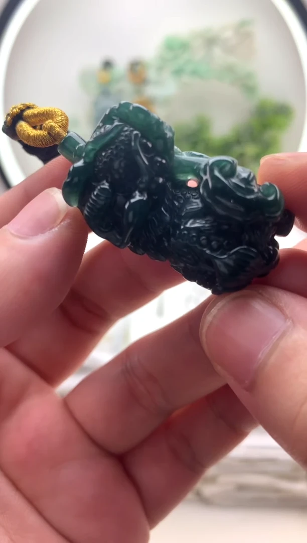 颈饰未镶嵌翡翠霸王貔貅