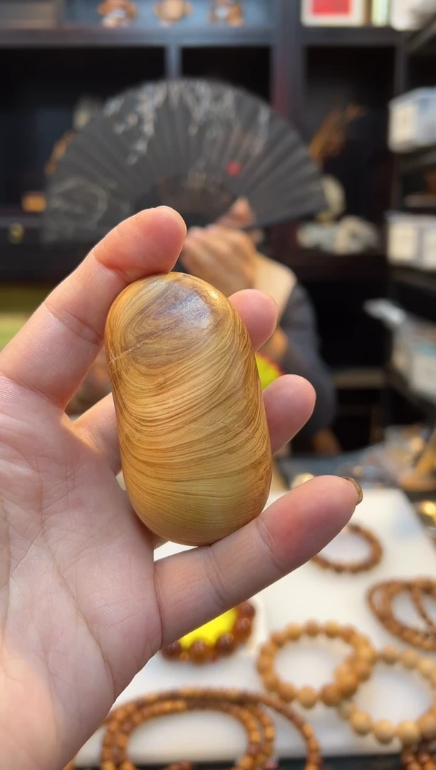 崖柏y*手把件一个太行太行