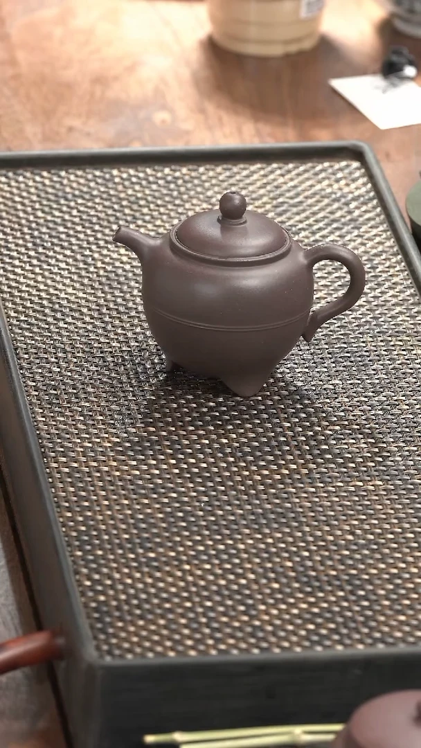 五堂紫砂壶鸣远素带