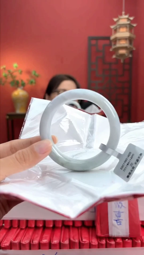 未镶嵌手镯翡翠翡翠手镯2