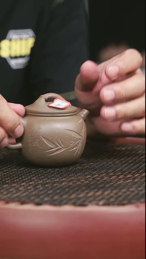 茶壶紫砂11号蟹壳青竹节150CC刻绘