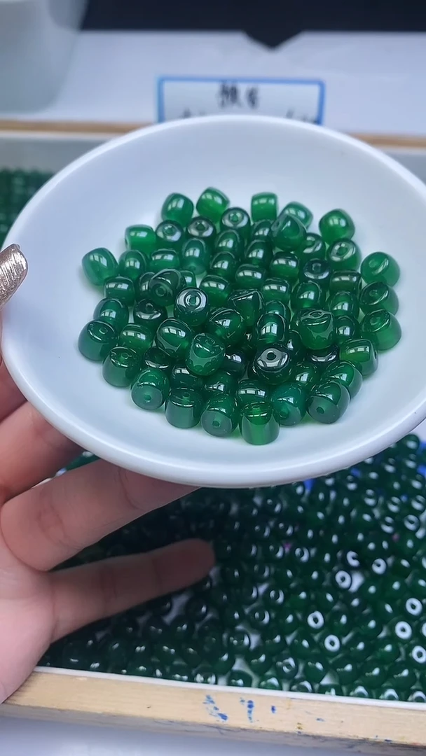 未镶嵌散珠玛瑙/玉髓E682 冰绿玛瑙直切6*7mm10颗6.8元