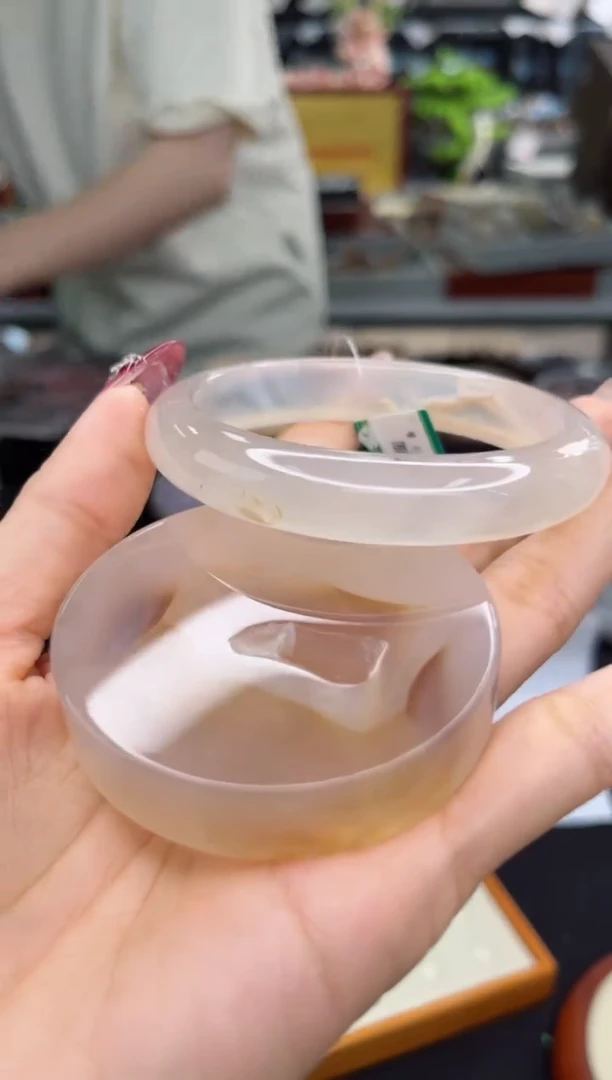 【闪购商品】石英质玉手镯未镶嵌60圈口（赠品镯心）1545684