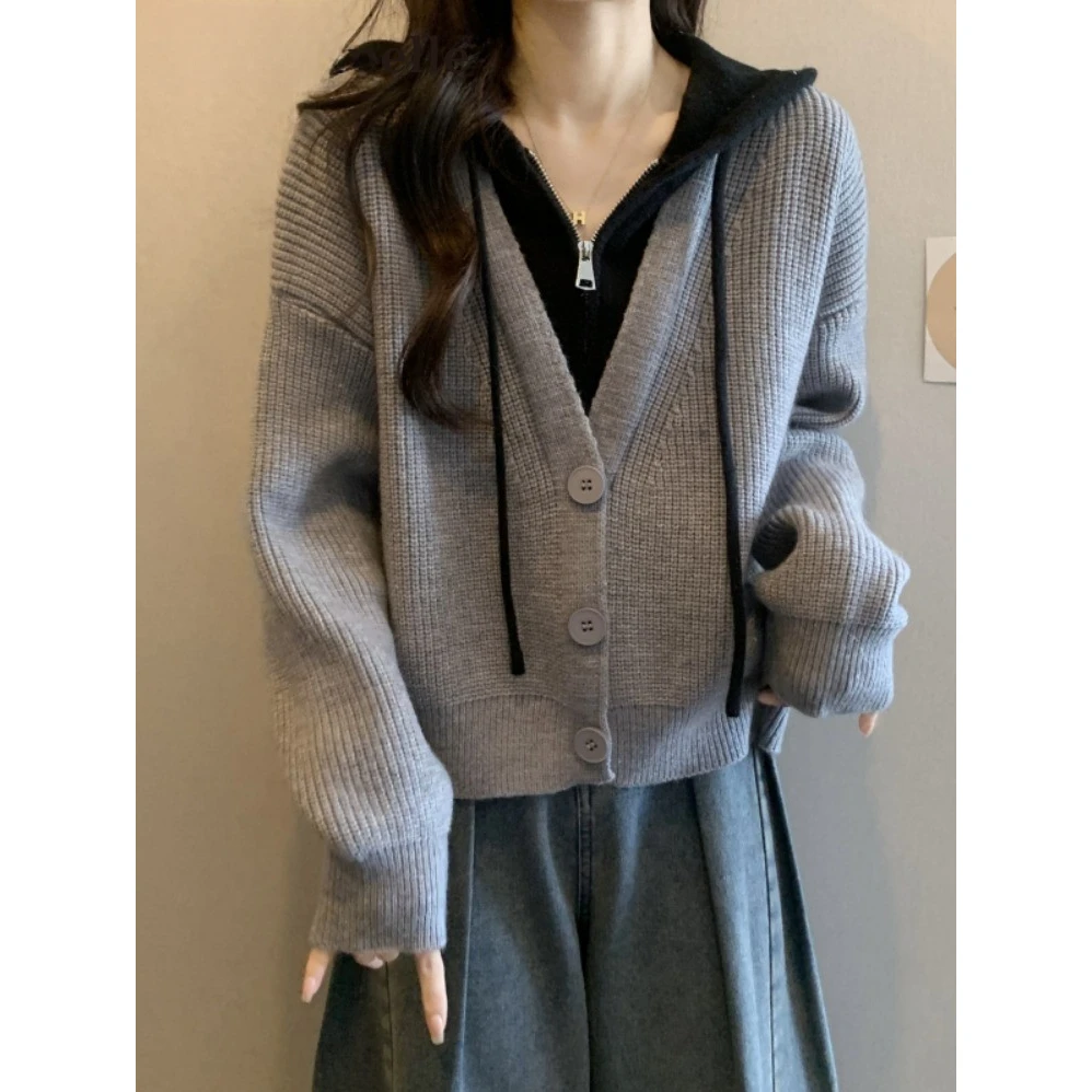 2025时尚灰色假两件连帽毛衣外套女秋冬新款宽松遮肉针织开衫上衣